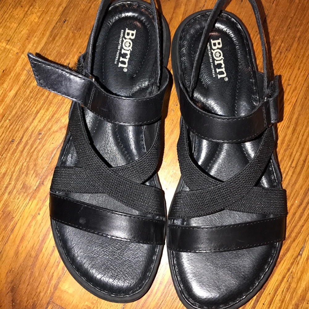 Born sandals